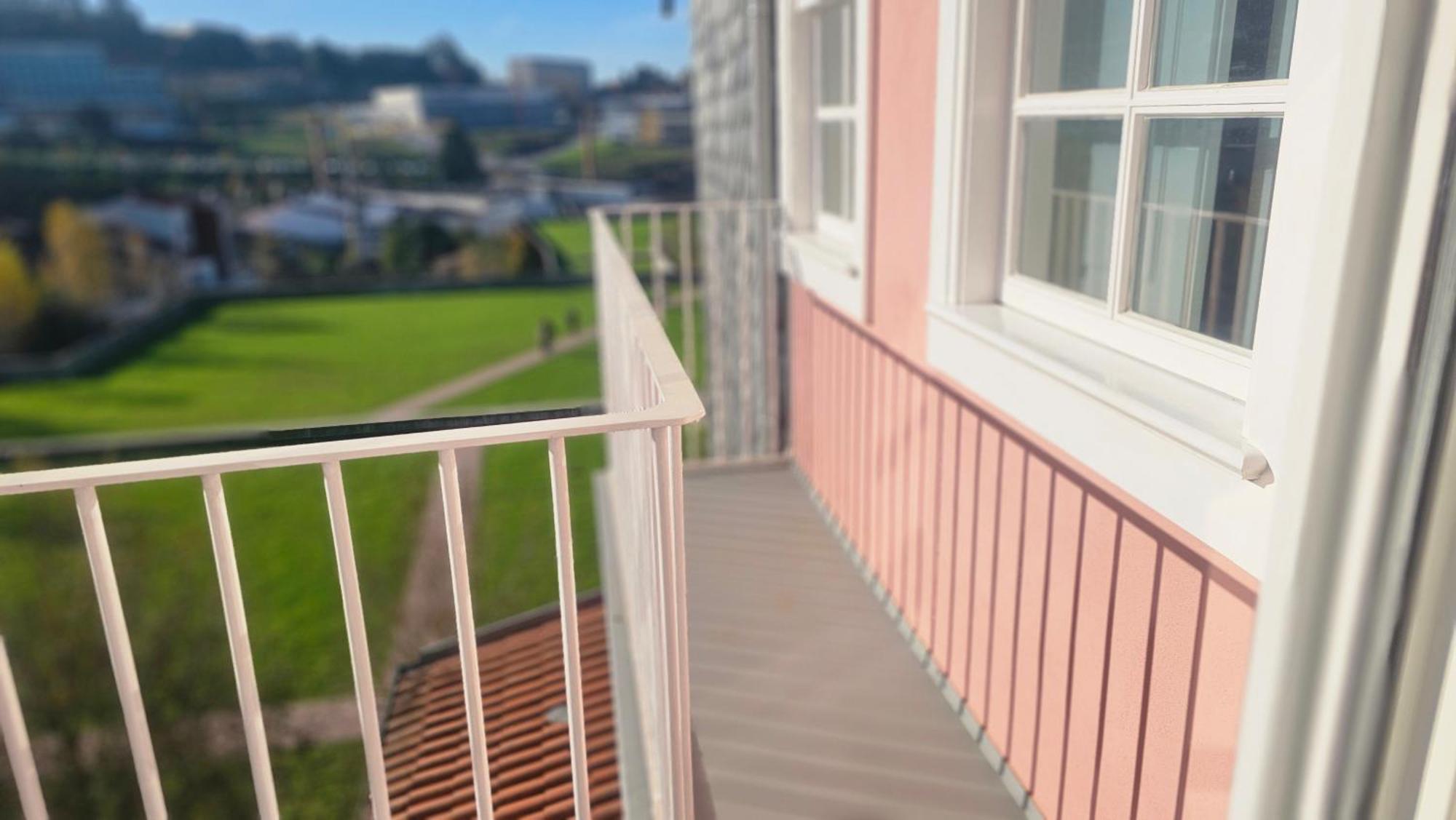 Polery Apartments Center ギマランイス エクステリア 写真