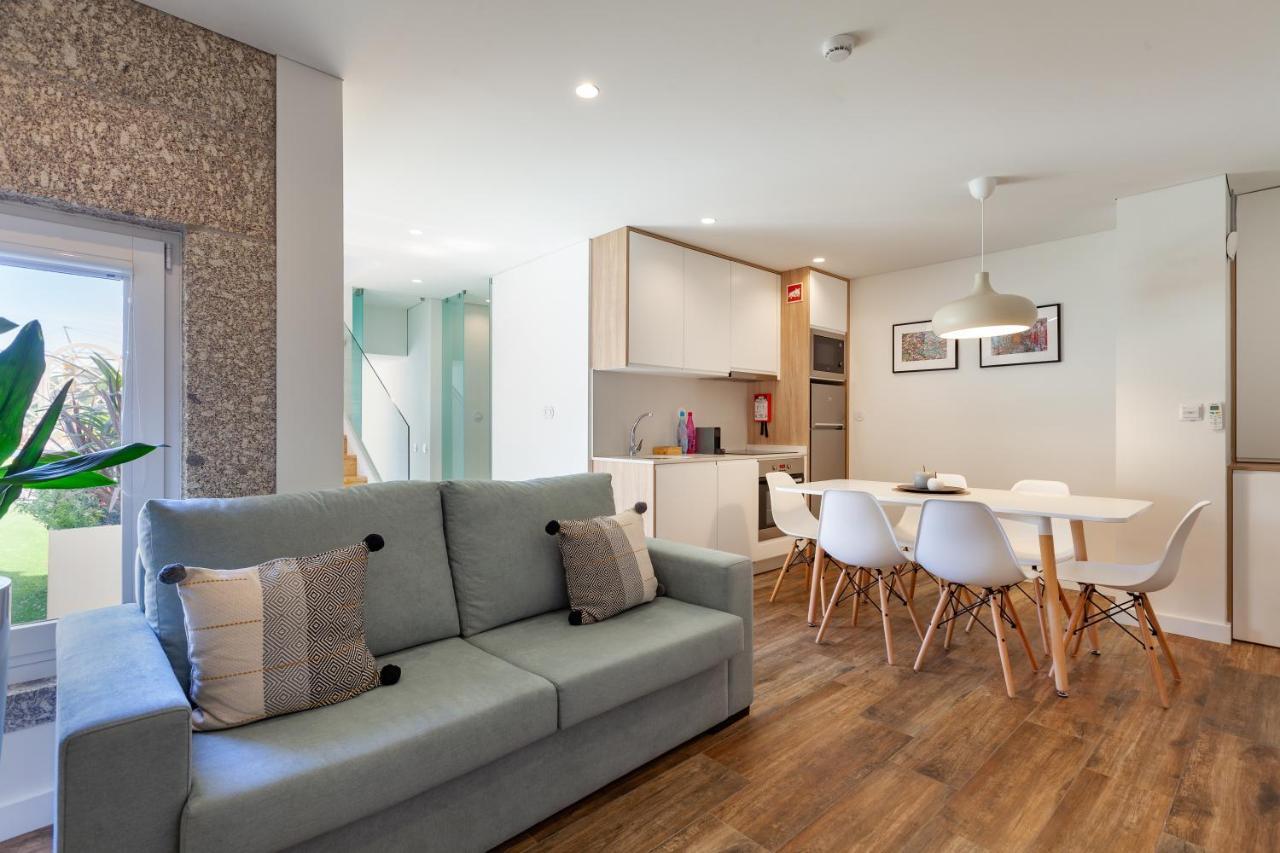 Polery Apartments Center ギマランイス エクステリア 写真