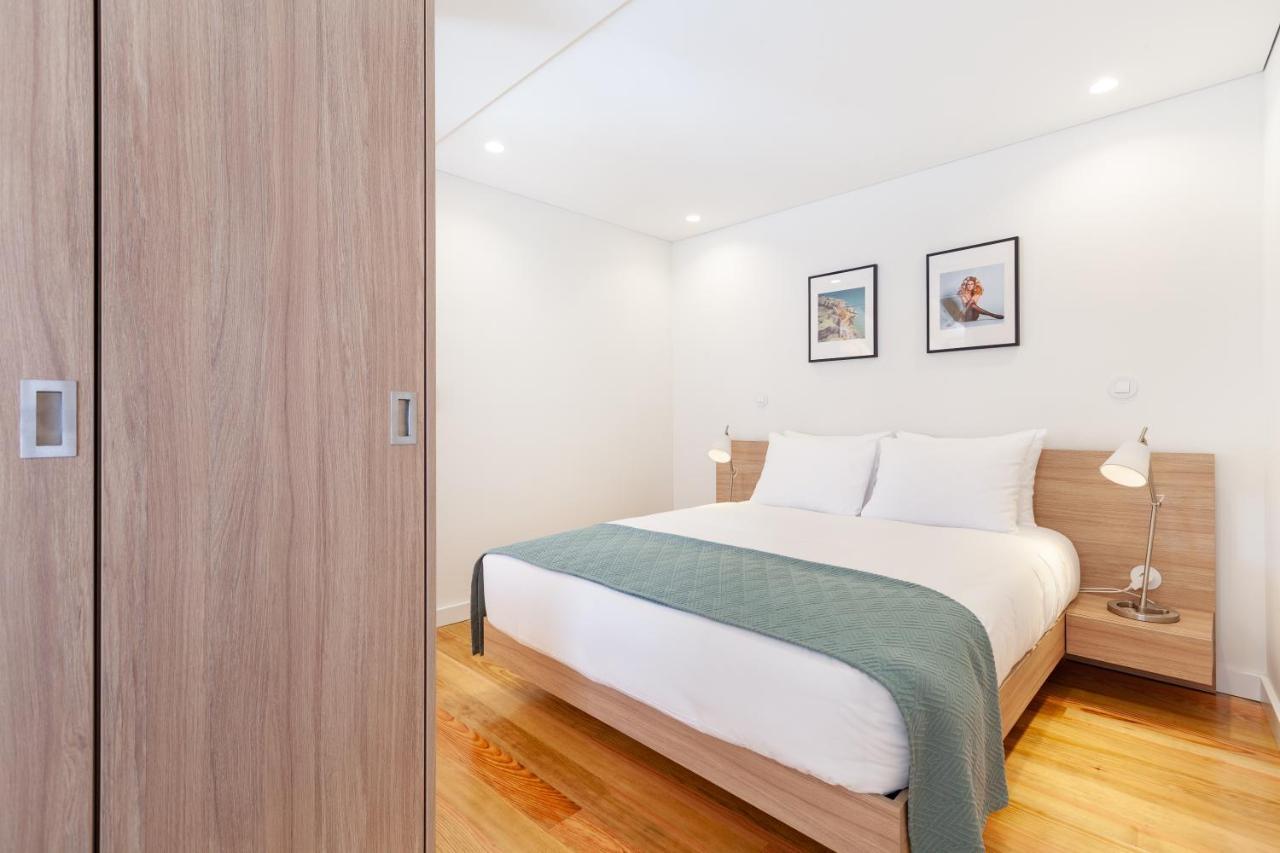 Polery Apartments Center ギマランイス エクステリア 写真